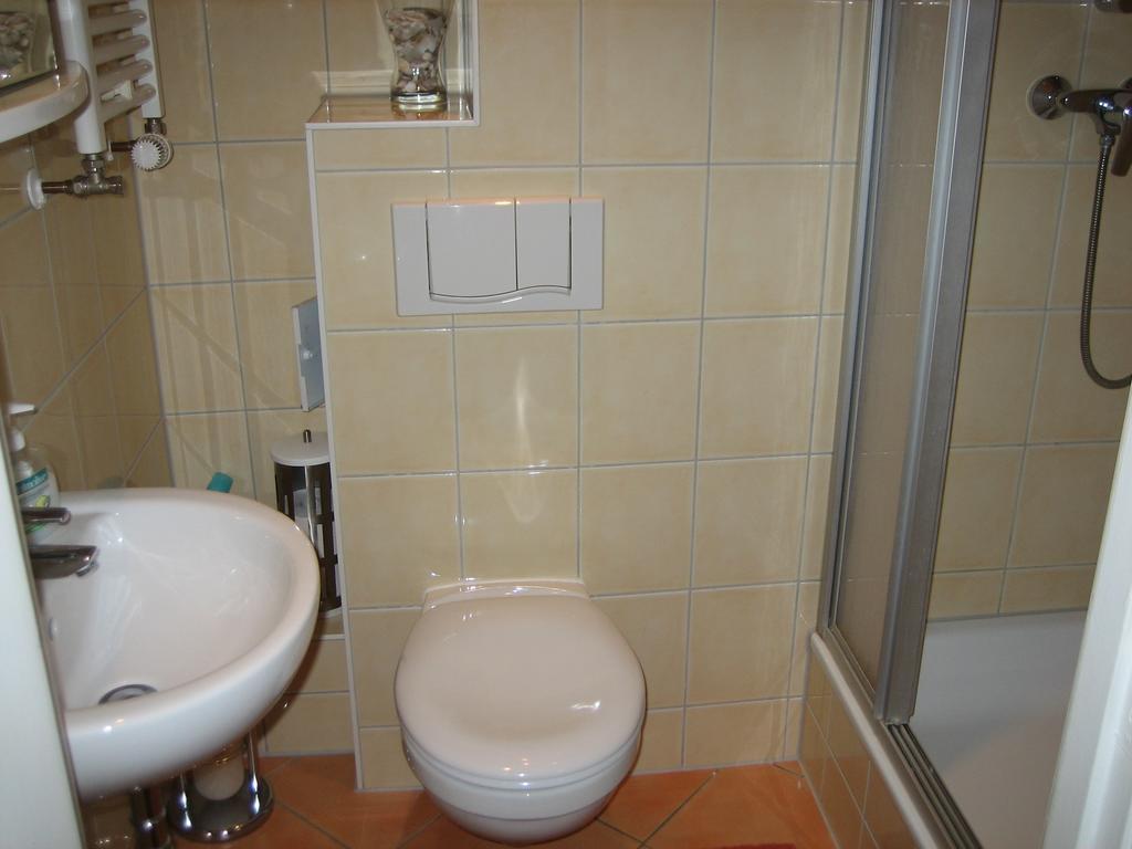Ferienwohnung Haus Ostseeatoll Rostock Zimmer foto