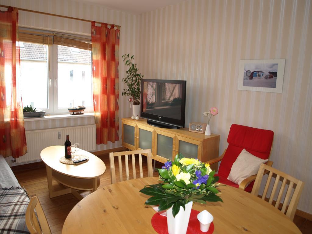 Ferienwohnung Haus Ostseeatoll Rostock Exterior foto